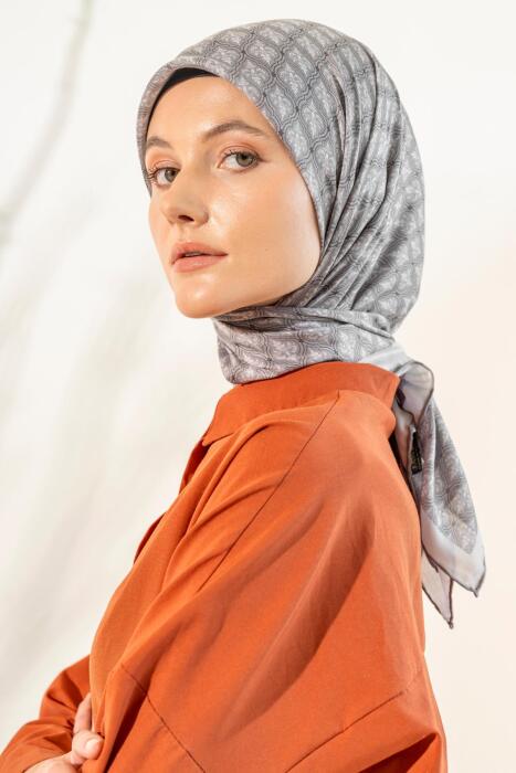 Kadın Küçük Etnik Desen Soft Eşarp AÇIK GRİ 