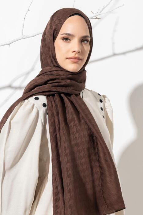 Kadın Tesettür Jakarlı Küçük Desen Kazayağı Şal KOYU KAHVE 