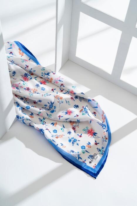 Kadın Digital Baskılı Çiçek Desen Soft Eşarp İNDİGO - Jawel