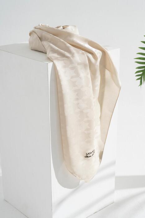 Kadın Tesettür Jakarlı Kazayağı Eşarp 1 EKRU 