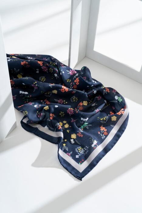 Kadın Digital Baskılı Çiçek Desen Soft Eşarp LACİVERT TURUNCU - Jawel