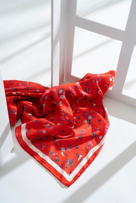 Kadın Digital Baskılı Çiçek Desen Soft Eşarp KIRMIZI 