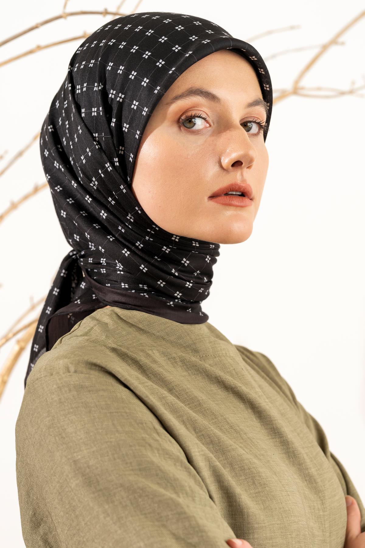 Kadın Küçük Kareli Soft Eşarp SİYAH